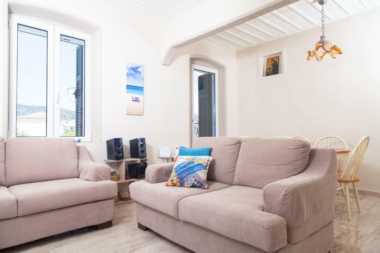 Villa @ Poros Poros Town 外观 照片